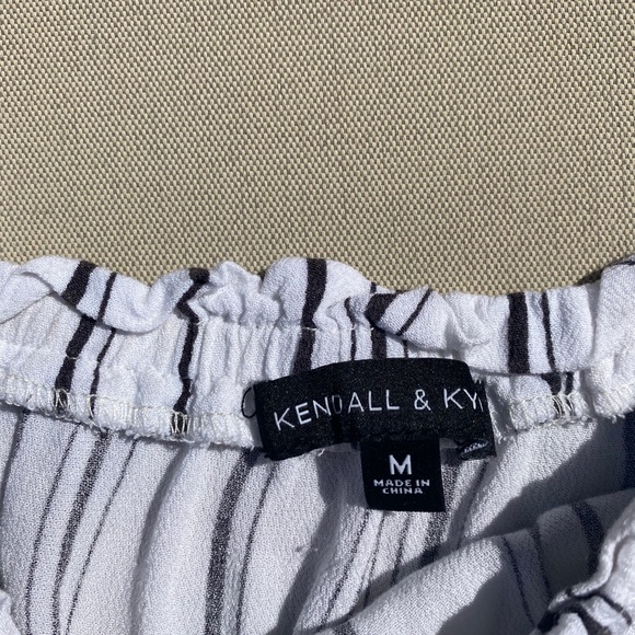 Kendall & Kylie Black and White stripe Top - Picture 2 of 3